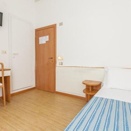 Hotel Azzurro Cattolica Eksteriør bilde