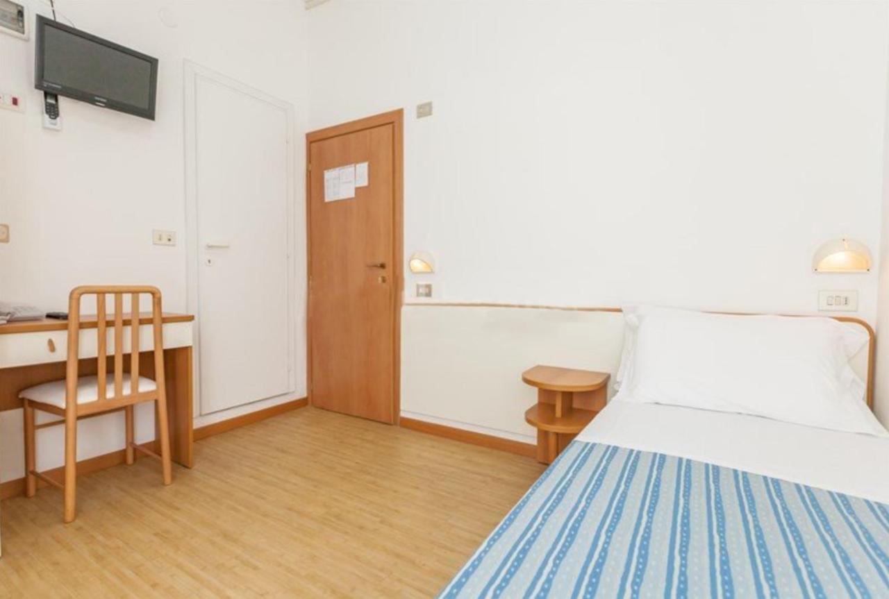 Hotel Azzurro Cattolica Eksteriør bilde