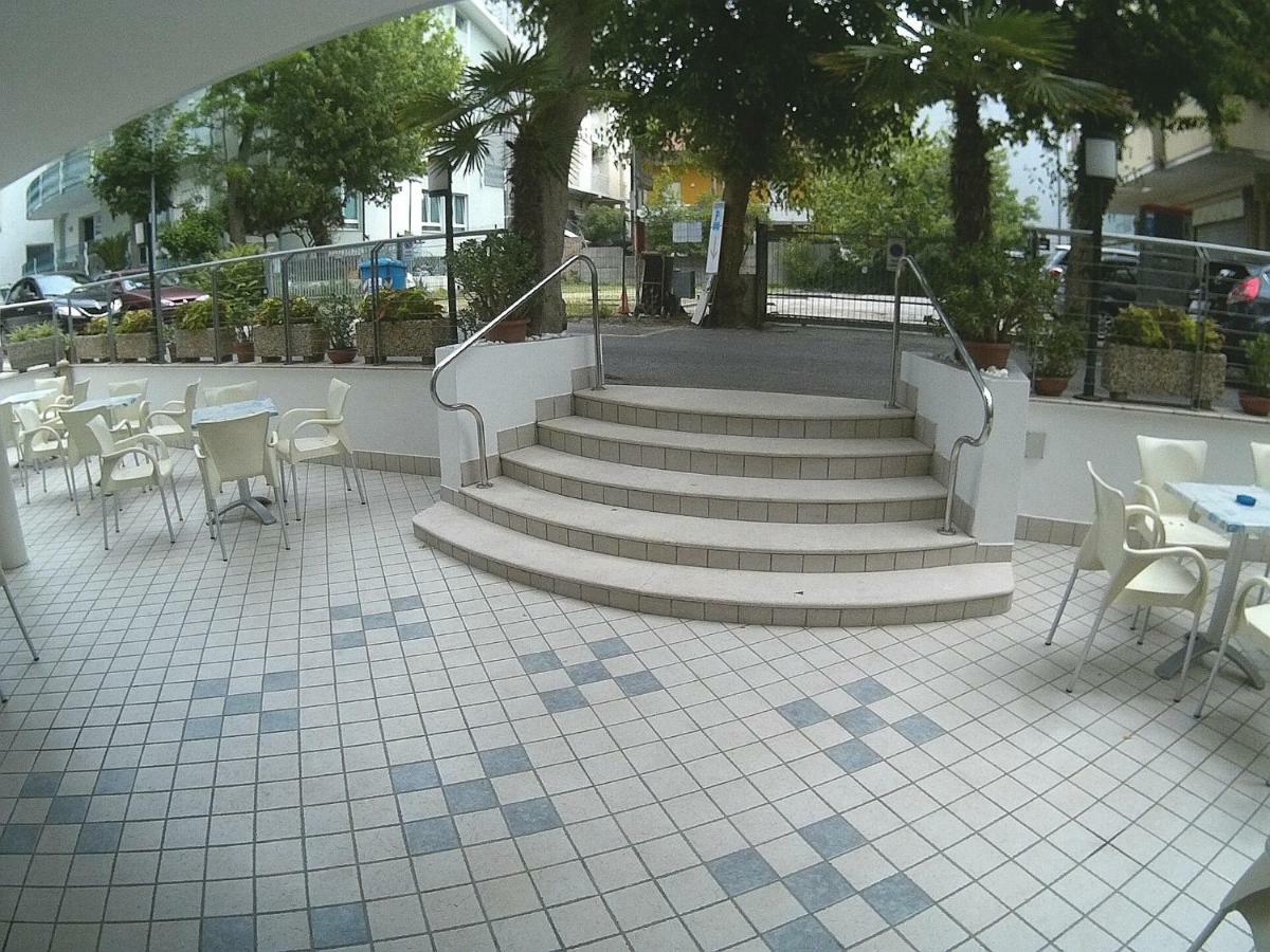 Hotel Azzurro Cattolica Eksteriør bilde