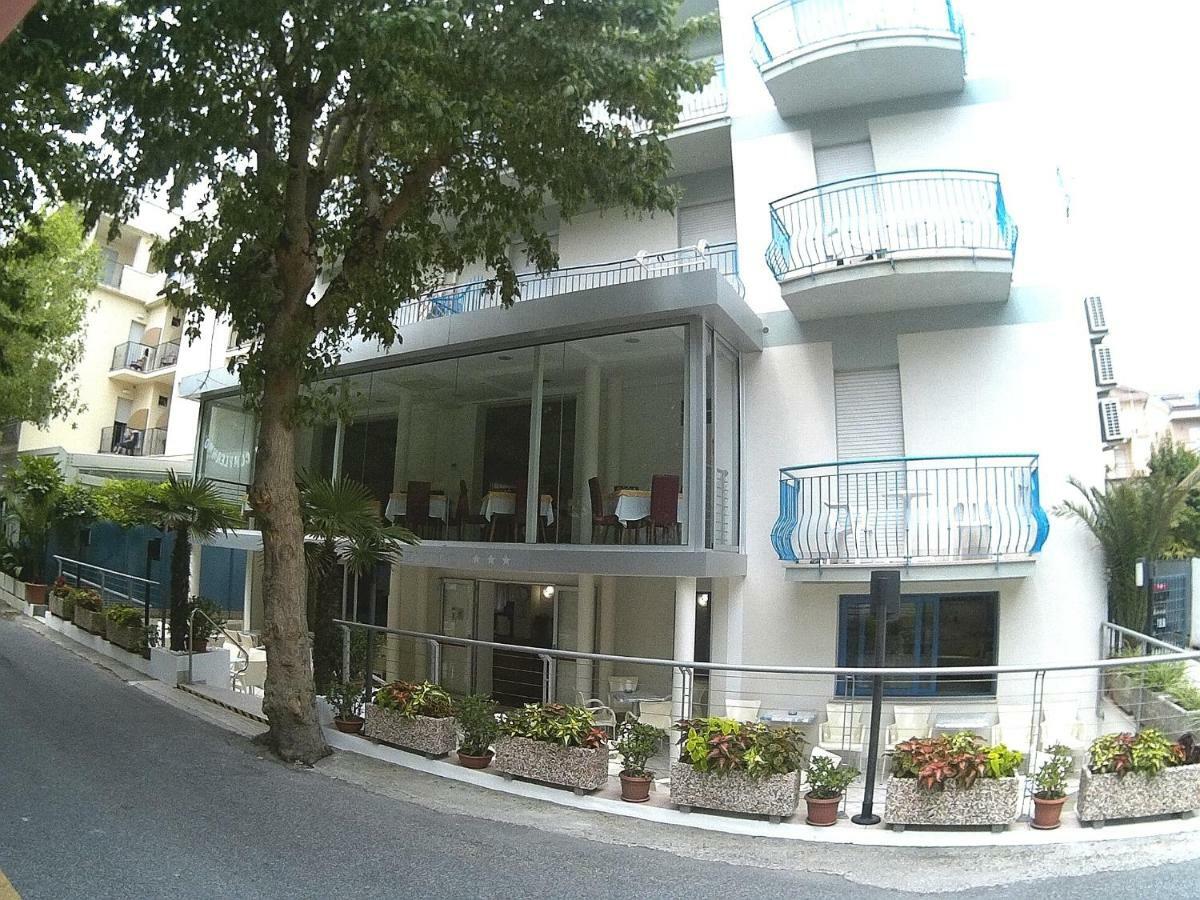 Hotel Azzurro Cattolica Eksteriør bilde